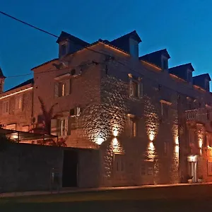 Gasthuis Carol, Trogir